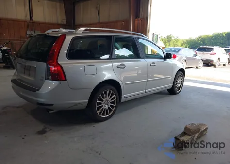 2008 Volvo V50 T5 z USA, uszkodzony, nr VIN YV1MJ672882400813